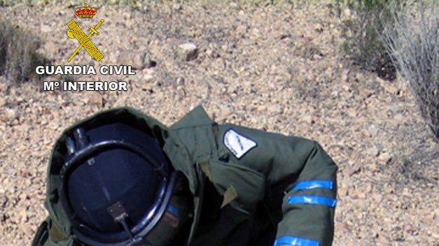 La Guardia Civil destruye más de 200 artefactos explosivos durante el año 2013