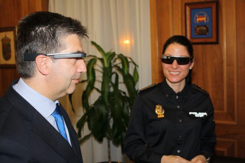La Dirección General de la Policía explora la utilidad de las Google Glass en las patrullas policiales
