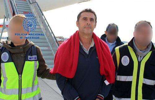Los dos presuntos miembros de ETA, Narváez Goñi e Itziar Alberdi, han sido trasladados a España desde México