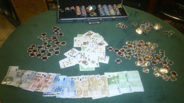 Desmantelan un local ilegal de póquer en Vélez-Málaga, donde se apostaban grandes sumas de dinero