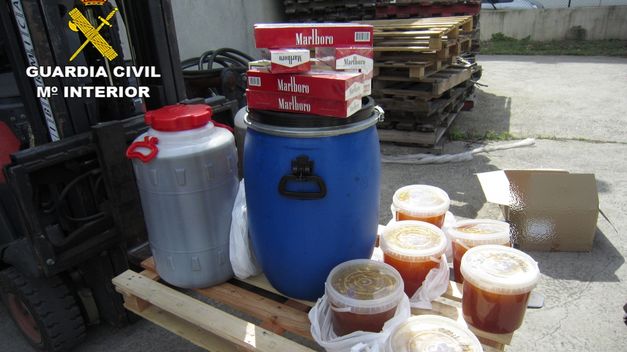 Bar – Intervenidos 110 litros de aceite de oliva y 30 kilos de miel de contrabando