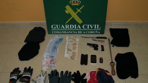 La Guardia Civil desmantela un grupo organizado que se dedicaba a realizar atracos y robos en la provincia de A Coruña