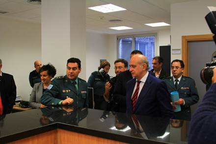 El ministro del Interior, Jorge Fernández Díaz, inaugura el nuevo acuartelamiento de la Guardia Civil de Sama de Langreo