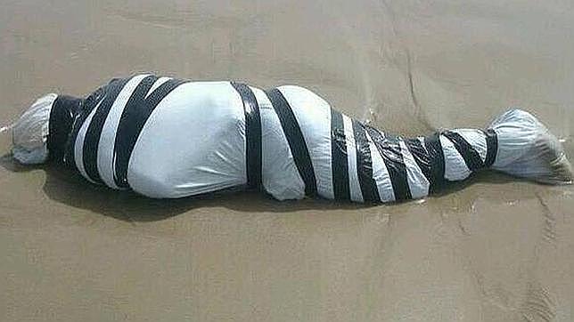 La Guardia Civil esclarece el caso del cadáver que apareció envuelto en plástico en una playa de Orihuela