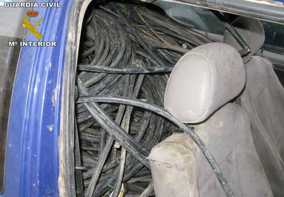 Recuperados en Lebrija 450 metros de cable sustraído en la vía férrea