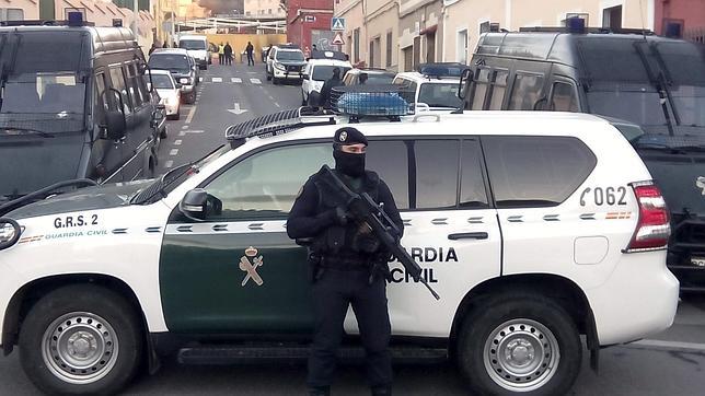 Cuatro detenidos en Melilla y Cataluña por reclutar yihadistas para el Estado Islámico a través de Facebook
