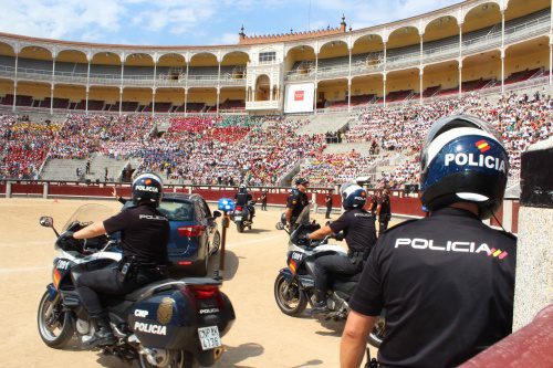 Más de 16.500 escolares y mayores asisten a la exhibición de unidades especiales de la Policía Nacional en la Plaza de Las Ventas