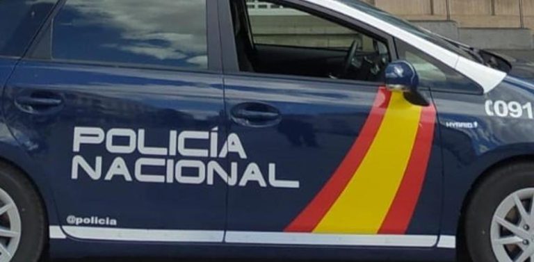 Atacar con un cuchillo a la Policía: un hombre detenido en Murcia tras amenazar a su madre