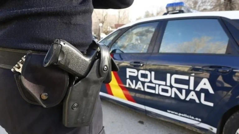 Investigación Policial sobre el Hombre Hallado en una Nave Industrial de Málaga